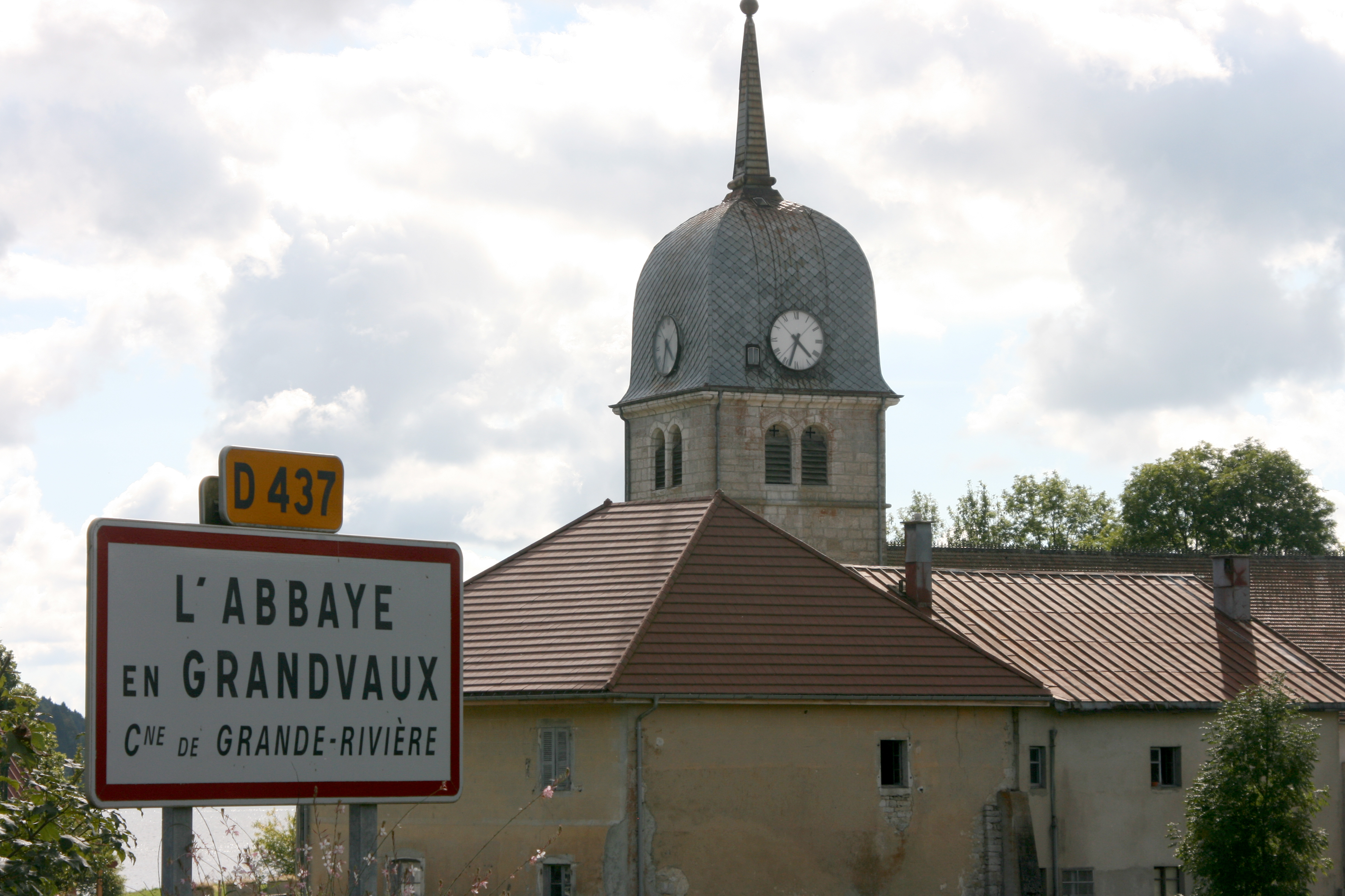 Abbaye en Grandvaux, Grande-Rivière