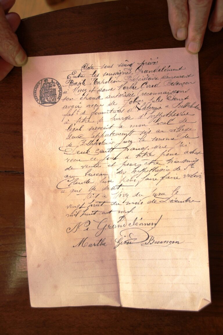 Papiers de famille appartenant à Lucienne JOBEZ